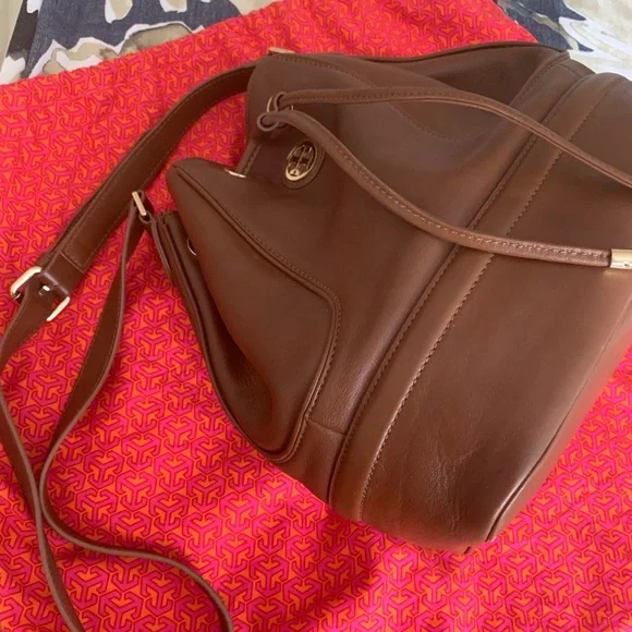 Brown leather bucket bag- Tory Burch - Picture 6 of 8